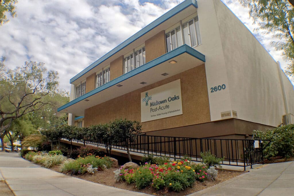 Midtown Oaks Exterior of Building